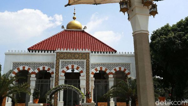 Megahnya Masjid Istana Anak Yatim di Cikeas Udik