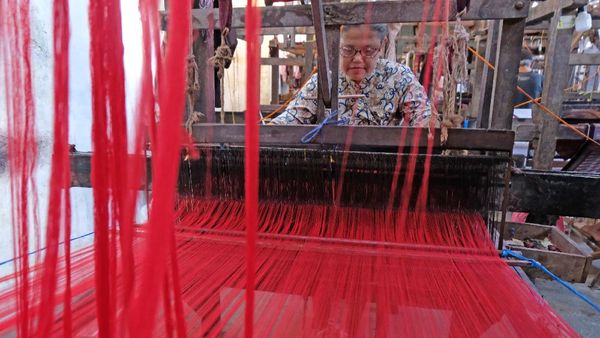 Mengintip Produksi Sarung Goyor, Pakai Alat Tenun Bukan Mesin