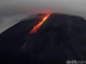 Potret Merapi yang Kembali Muntahkan Lava Pijar