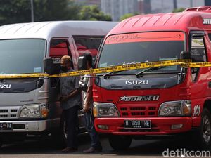 Mudik Naik Travel Gelap: Tarif Semaunya, Tak Ada Prokes, Tak Dijamin Asuransi Mudik Naik Travel Gelap: Tarif Semaunya, Tak Ada Prokes, Tak Dijamin Asuransi