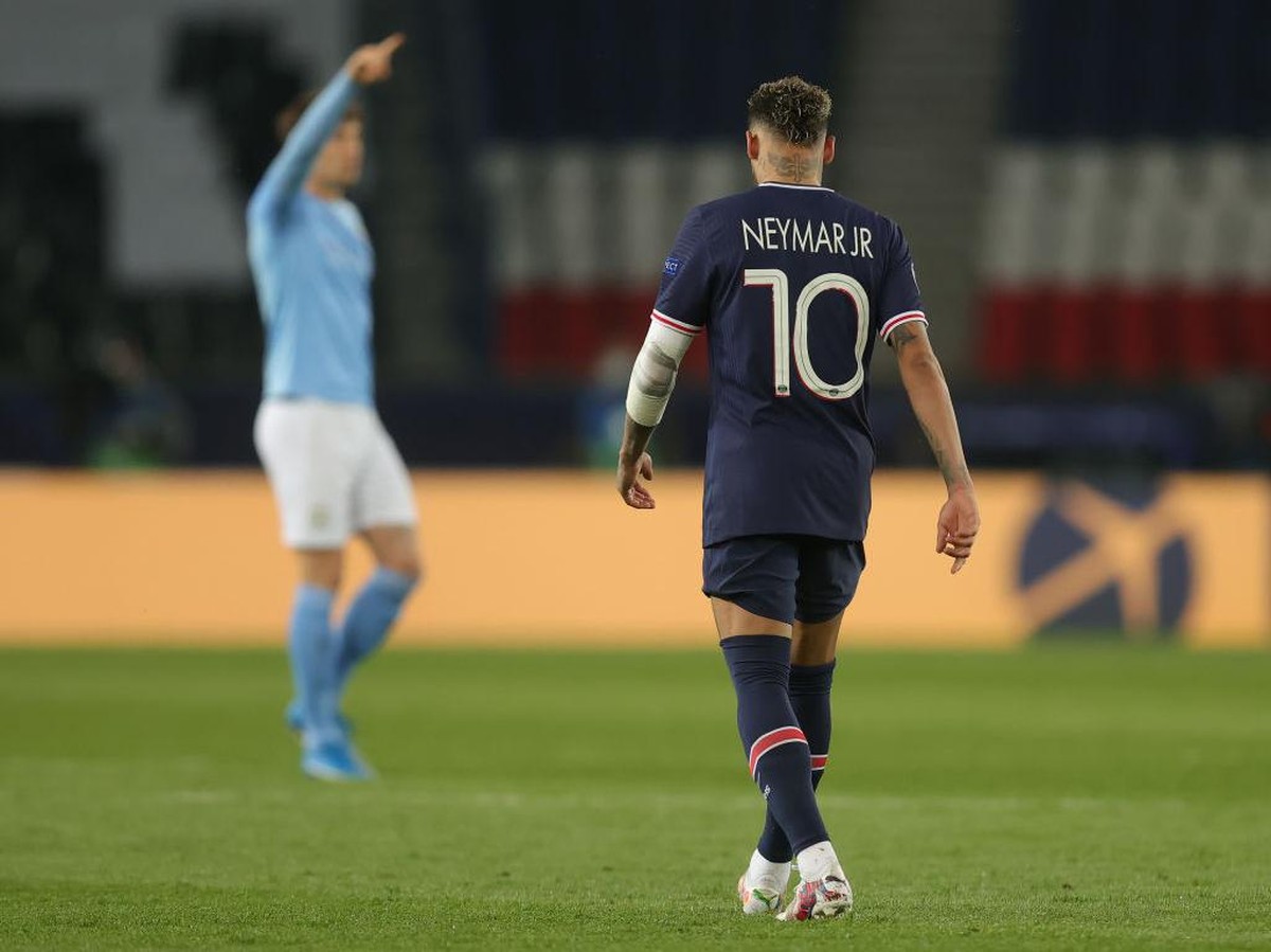 Paris Saint-Germain kalah karena kaget didominasi Manchester City di leg 1 semifinal Liga Champions 2020/2021. ( Foto: Getty Images/Alex Grimm)