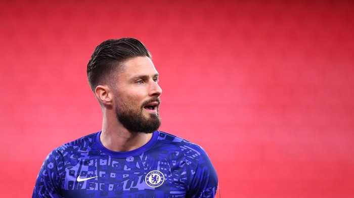 SEVILLE, SPAIN - APRIL 07: Olivier Giroud of Chelsea FC looks on prior to the UEFA Champions League Quarter Final match between FC Porto and Chelsea FC at Estadio Ramon Sanchez Pizjuan on April 07, 2021 in Seville, Spain. (Photo by Fran Santiago/Getty Images)