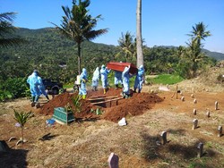 BPBD Ponorogo Kewalahan Memakamkan Jenazah Pasien COVID-19