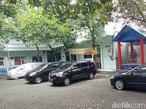 Mudik Dilarang, Pengusaha Rental Mobil di Surabaya Gigit Jari