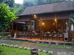 Rumah Adat Osing Kian Langka, Kian Dicari