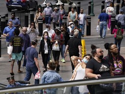 Corona Naik, Warga AS yang Sudah Divaksin Diminta Tetap Pakai Masker