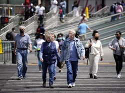 Wow! AS Bolehkan Pelancong Copot Masker di Luar Ruangan, Tapi Ada Syaratnya
