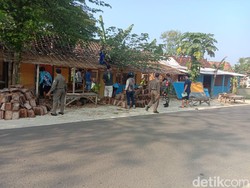 Warga Lamongan Bongkar 9 Warung Remang-Remang Penyedia Miras dan Wanita Seksi
