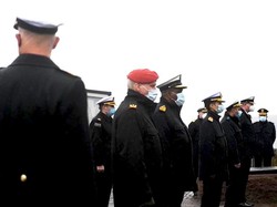 Kala Awak Kapal Selam Jerman Beri Penghormatan Terakhir untuk Kru Nanggala