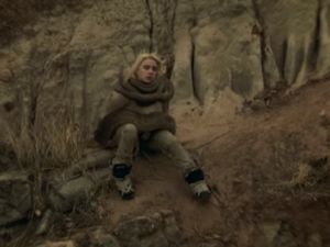 Billie Eilish Main Anaconda Sampai Dililit di Your Power