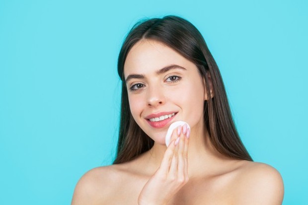 7 Tips Pakai Toner Agar Bekerja Maksimal Di Kulit Wajah