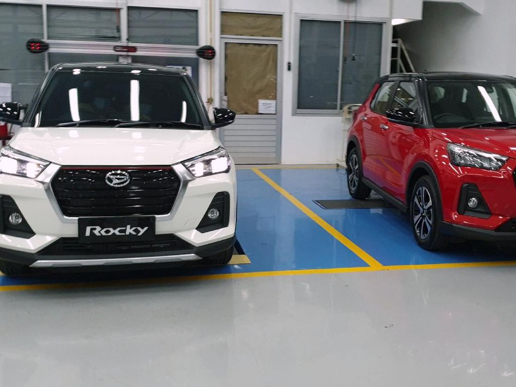 Ini Perbedaan Daihatsu Rocky Indonesia dengan Versi Jepang Ini Perbedaan Daihatsu Rocky Indonesia dengan Versi Jepang