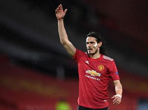 Scholes: Edinson Cavani Penyerang Tengah Komplet