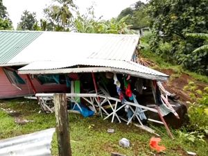 Gunung La Soufriere Masih Erupsi, St. Vincent Kini Juga Dihantam Banjir Gunung La Soufriere Masih Erupsi, St. Vincent Kini Juga Dihantam Banjir