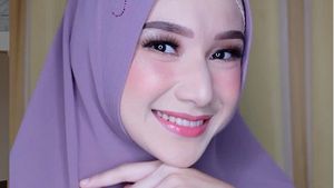 Seperti Istri Baru UAS, Wanita Cantik Ini Juga Dinikahi Ustaz di Usia 19