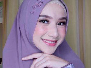 Seperti Istri Baru UAS, Wanita Cantik Ini Juga Dinikahi Ustaz di Usia 19 Seperti Istri Baru UAS, Wanita Cantik Ini Juga Dinikahi Ustaz di Usia 19