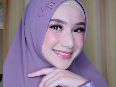 Seperti Istri Baru UAS, Wanita Cantik Ini Juga Dinikahi Ustaz di Usia 19