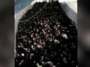 Mencekam! Detik-detik Upacara Keagamaan Yahudi Berujung Maut