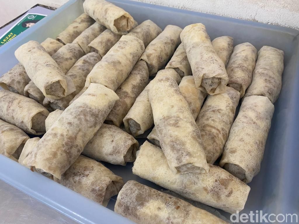 Lunpia Mataram Semarang Jadi Favorit, Sudah Ada Sejak 1984! Lunpia Mataram Semarang Jadi Favorit, Sudah Ada Sejak 1984!