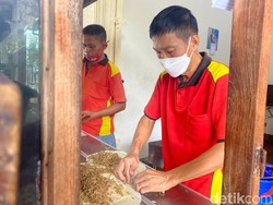 Jajan Lunpia Mataram Semarang yang Terkenal Nikmat Sejak 1984