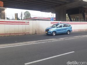 Kerusakan Jl HR Rasuna Said Jelang Halte BNI Syariah Diperbaiki