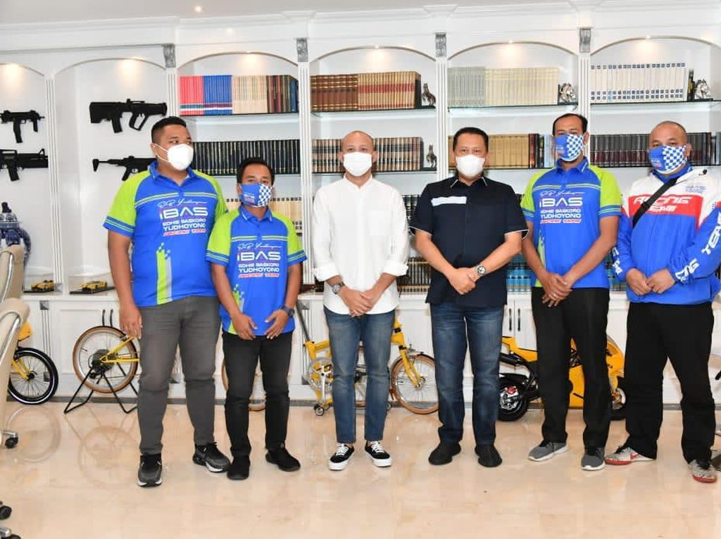 Terima Ibas Racing Team, Bamsoet Dorong Lahirnya Pembalap Wanita Terima Ibas Racing Team, Bamsoet Dorong Lahirnya Pembalap Wanita