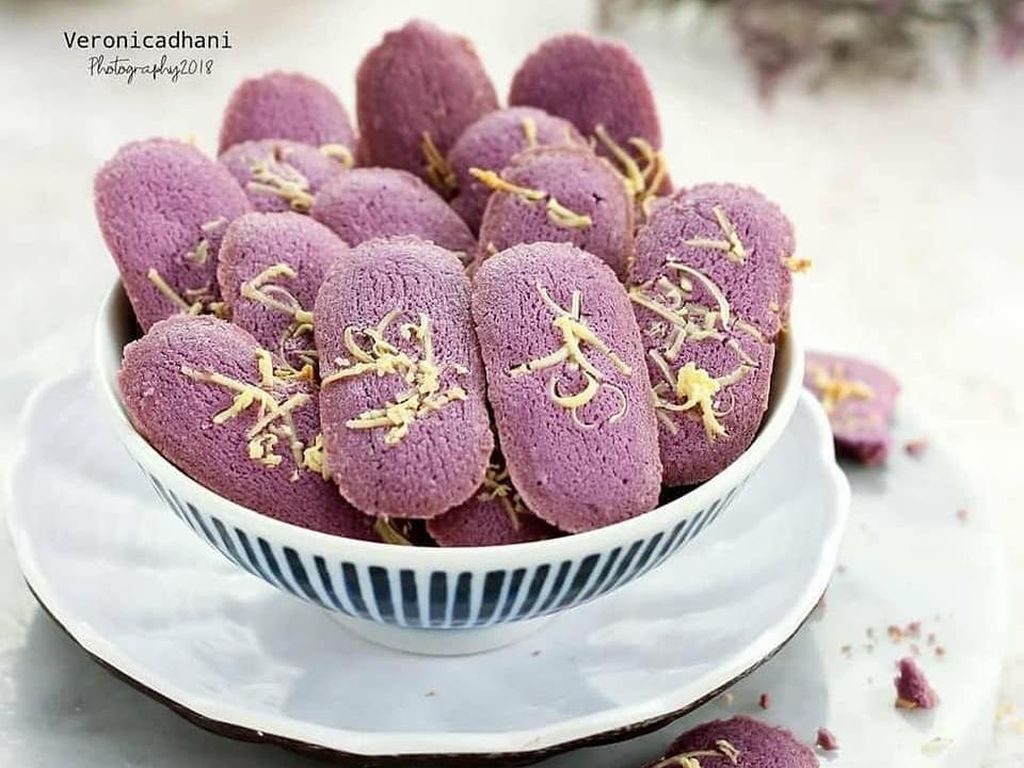 5 Kue Lidah Kucing Kekinian, Rasa Taro dan Red Velvet 5 Kue Lidah Kucing Kekinian, Rasa Taro dan Red Velvet
