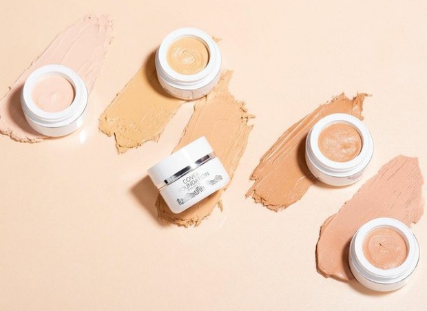 5 Rekomendasi Cream Foundation yang Bikin Kulit Flawless