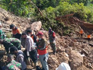 7 Orang Korban Longsor Tapsel Masih Hilang, Bupati Tetapkan Tanggap Darurat