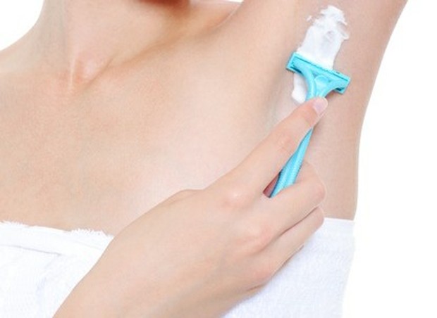 Mencukur dengan Krim