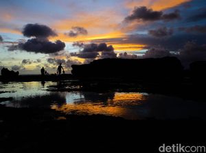 Menikmati Sunset di Pantai Batu Bolong Bali