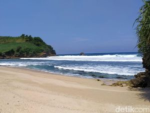 Mitosnya, Kamu Bisa Bertemu Penguasa Pantai Selatan di Sini