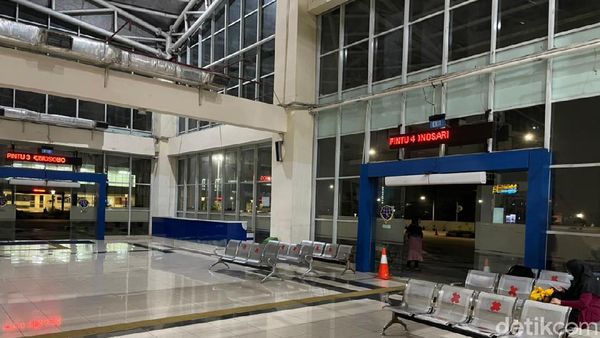 Tak Biasa! Terminal Bus Terbesar di Indonesia Sepi Banget