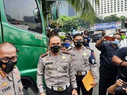 Bocah 12 Tahun Sopiri Truk Trailer di Tol Gantikan Paman yang Ngantuk