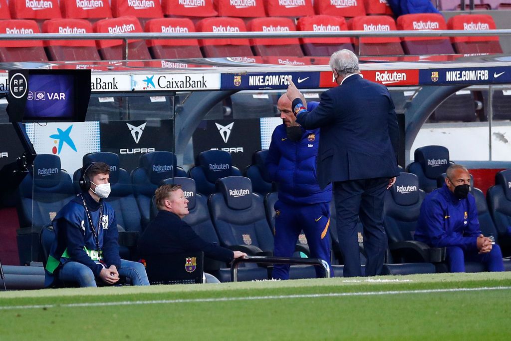 BARCELONA, SPAIN - APRIL 29: Ronald Koeman, Head coach of FC Barcelona looks on during the La Liga Santander match between FC Barcelona and Granada CF at Camp Nou on April 29, 2021 in Barcelona, Spain. Sporting stadiums around Spain remain under strict restrictions due to the Coronavirus Pandemic as Government social distancing laws prohibit fans inside venues resulting in games being played behind closed doors. (Photo by Eric Alonso/Getty Images)