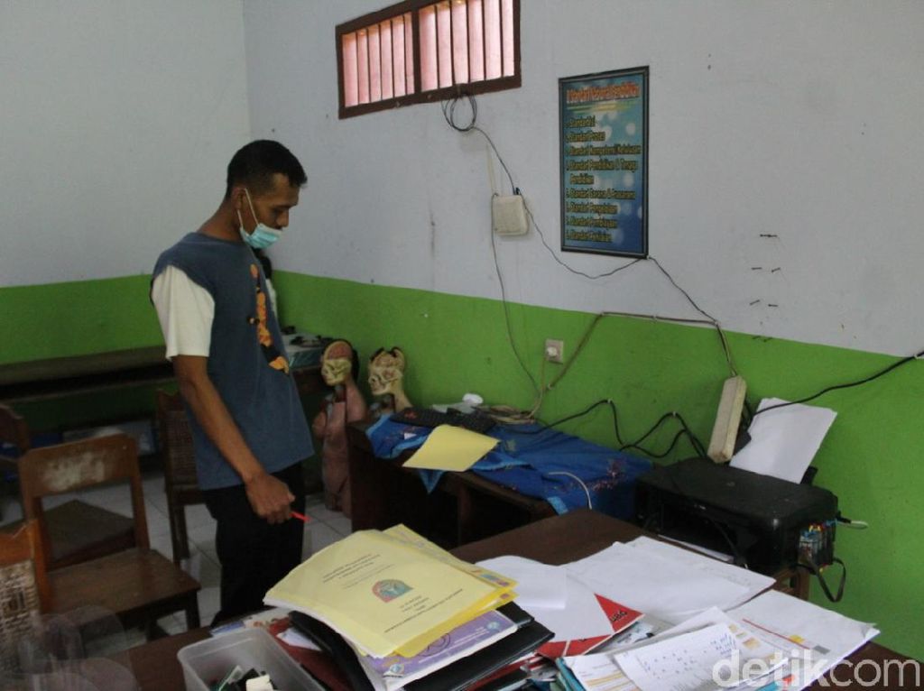 3 SD di Jombang Dibobol Pencuri Dalam 4 Bulan, Kerugian Capai Rp 198 Juta 3 SD di Jombang Dibobol Pencuri Dalam 4 Bulan, Kerugian Capai Rp 198 Juta