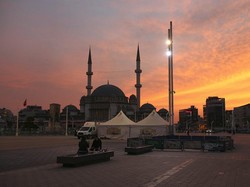 Turki Lockdown: Warga di Rumah Saja, Turis Asing Bebas Jalan-jalan