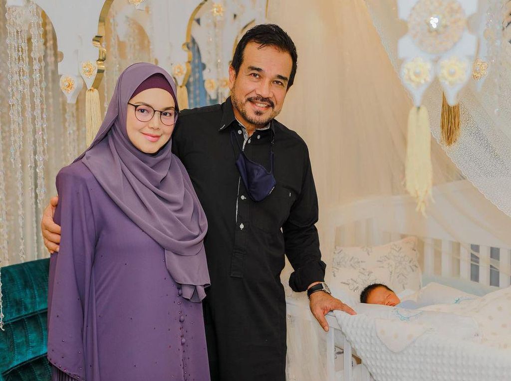 Siti Nurhaliza Donasi di Tengah Pandemi, Bantu 1.500 Keluarga yang Tak Mampu Siti Nurhaliza Donasi di Tengah Pandemi, Bantu 1.500 Keluarga yang Tak Mampu