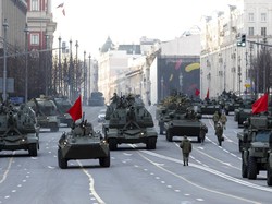 Upaya Warga Ukraina Cegah Tank-tank Rusia Menguasai Kiev