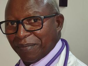 Dokter Penentang Vaksin Corona Meninggal Akibat COVID-19