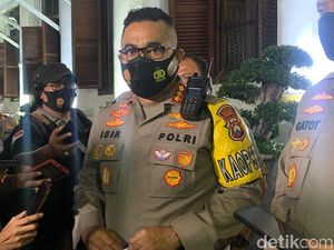 Ironi 5 Polisi Pemburu Budak Narkoba yang Justru Tertangkap Sedang Pesta Sabu Ironi 5 Polisi Pemburu Budak Narkoba yang Justru Tertangkap Sedang Pesta Sabu
