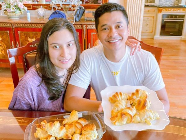 Momen Manis Adly Fairuz Saat Makan Bareng Istri dan Keluarga