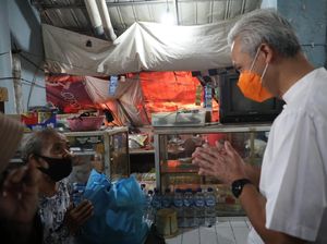 Sambangi Rumah Buruh, Ganjar: Sehari Ini Buruh Jadi Raja dan Ratu