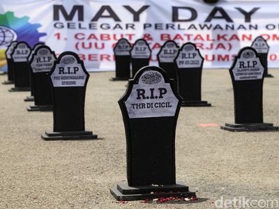 Penampakan Kuburan UU Cipta Kerja