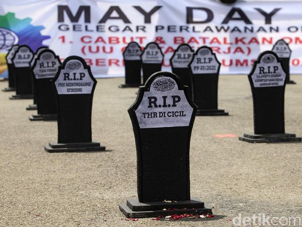 Penampakan Kuburan UU Cipta Kerja
