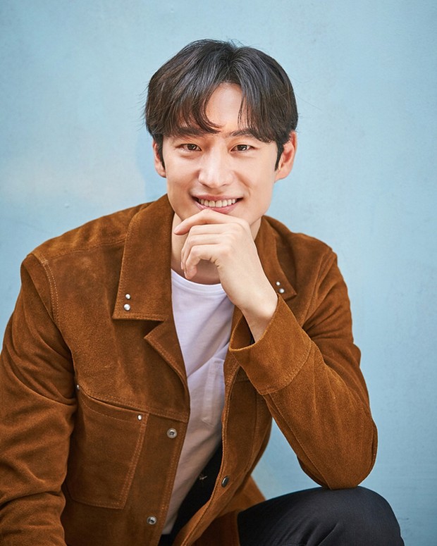 Potret Lee Je Hoon/sumber: www.instagram.com/leejehoon.s2/ Debut pertama kali lewat film indie.