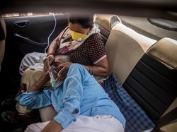 Pasokan Oksigen Bermasalah, India Cetak Rekor Kematian COVID-19