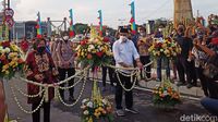 Momen Risma Resmikan Jembatan dan Terminal Joyoboyo
