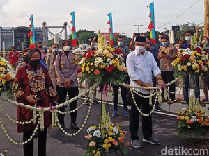 Momen Risma Resmikan Jembatan dan Terminal Joyoboyo Momen Risma Resmikan Jembatan dan Terminal Joyoboyo