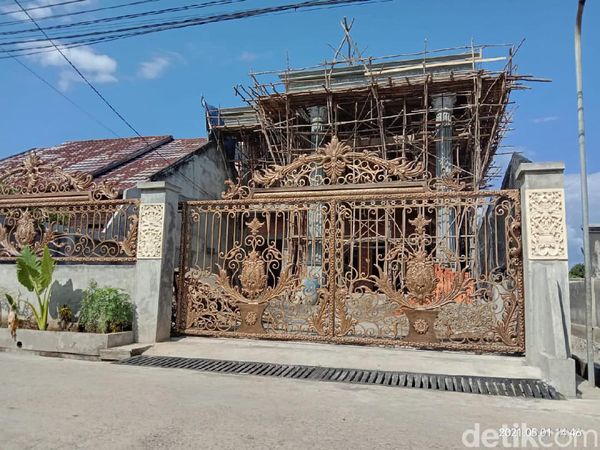 Penampakan Rumah Mewah yang Dibangun Tersangka Tes Antigen Bekas